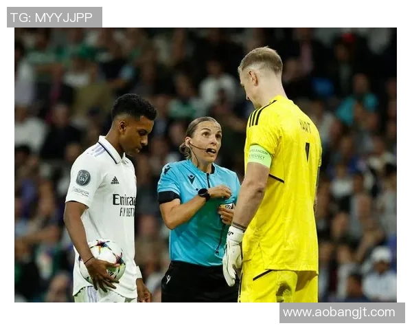 新疆籍土耳其足球明星的成长之路与国际赛场的辉煌成就 新疆籍土耳其足球明星的成长之路与国际赛场的辉煌成就