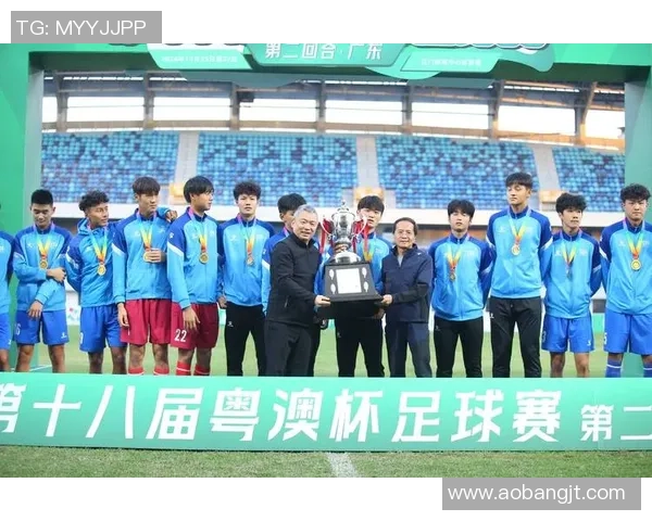 深圳足球队战术变革引发热议全新打法助力球队崛起与发展