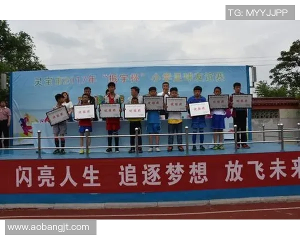 美国最小足球明星的成长之路与梦想追逐的故事 美国最小足球明星的成长之路与梦想追逐的故事