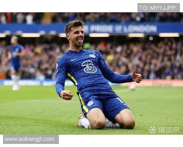 亚洲足球明星魅力四射他们的精彩瞬间与时尚风采尽显无遗