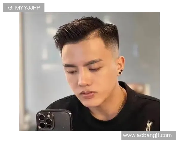 型男发型大揭秘足球明星的时尚造型与发型灵感分享 型男发型大揭秘足球明星的时尚造型与发型灵感分享